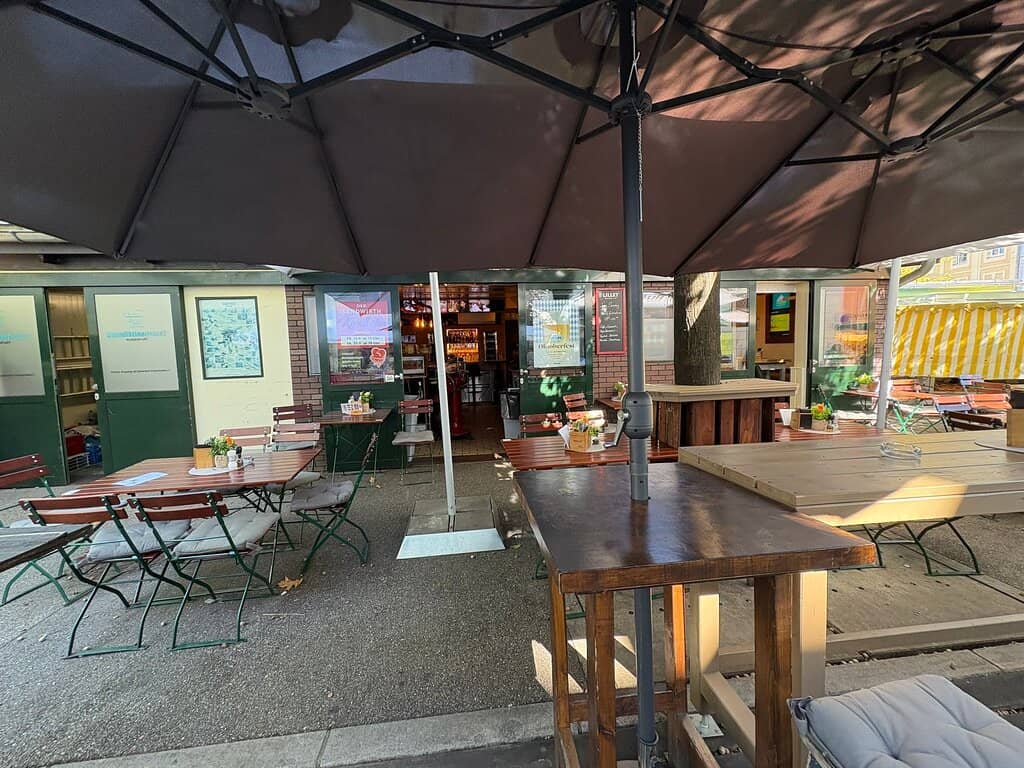 Handmade Flowers & Liqueurs