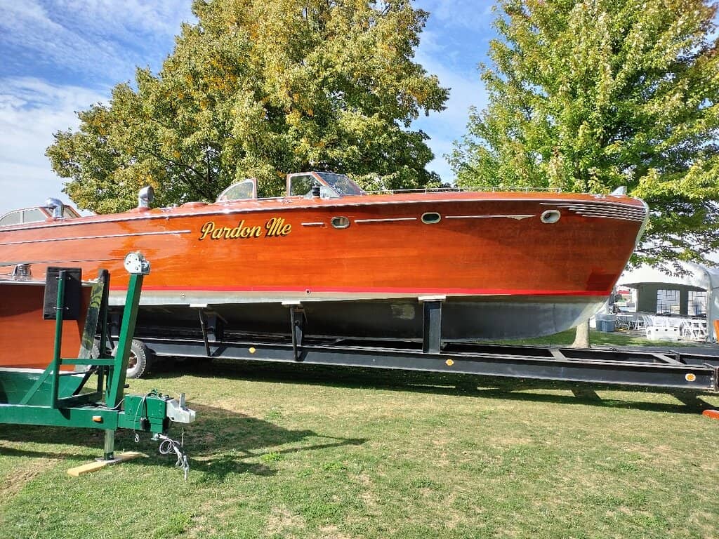 Race Boat Building