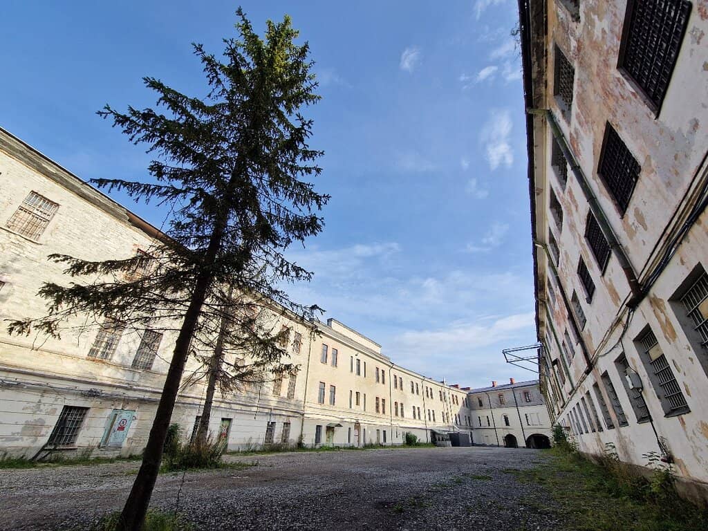 The Vast Courtyard