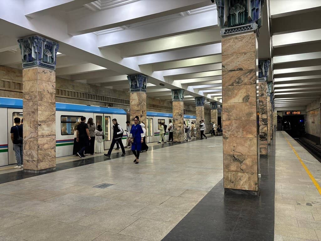 Mustaqillik Maydoni Station