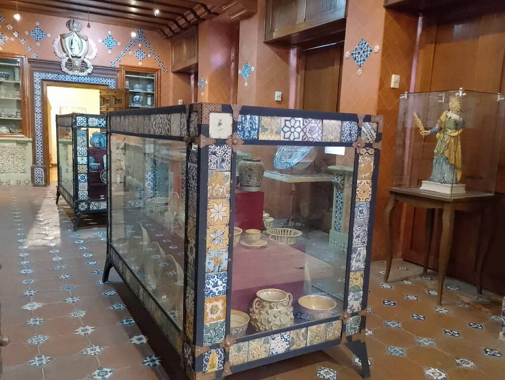 Exquisite Decorative Arts