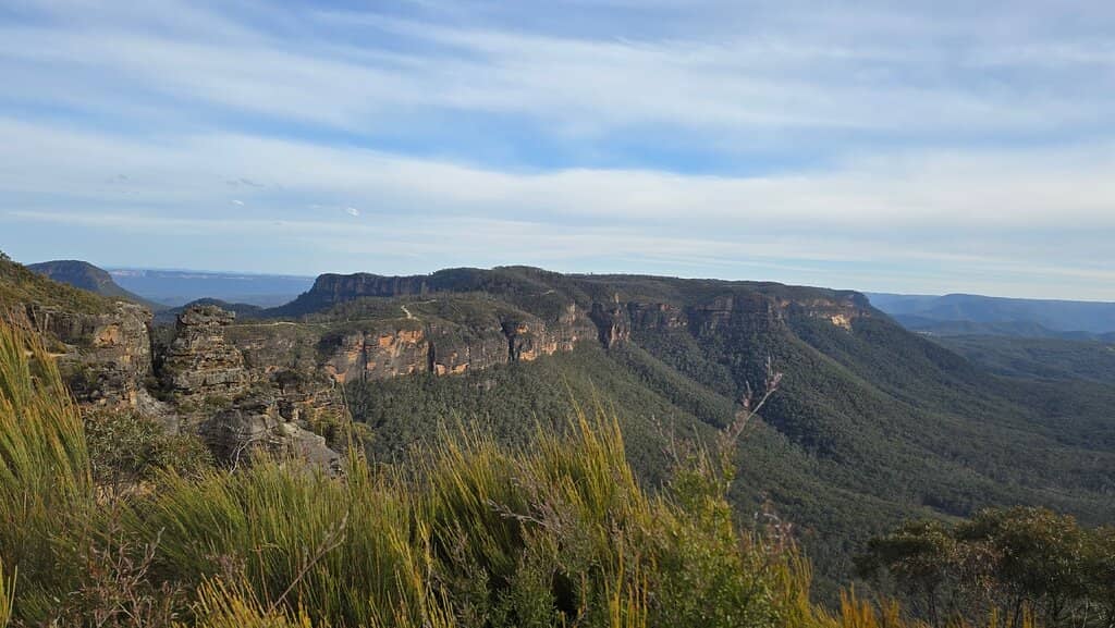 Three Sisters Formation