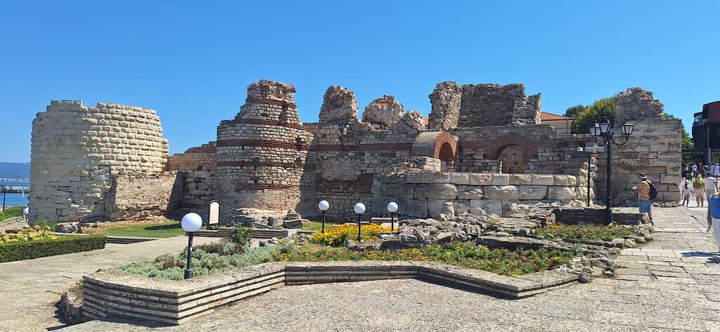 Cobbled Streets & Traditional Houses