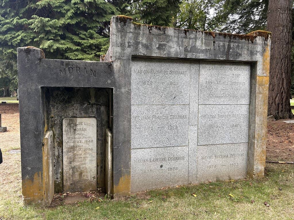 Sandy Terrain Contrast