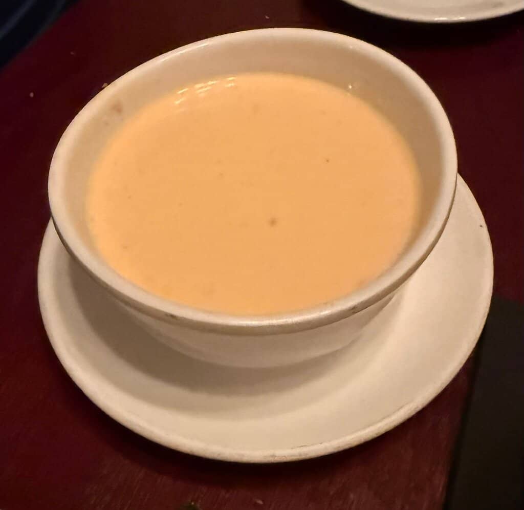 Charming Victorian Cottage Ambiance