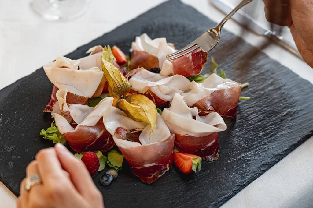 Tuna with Pistachios