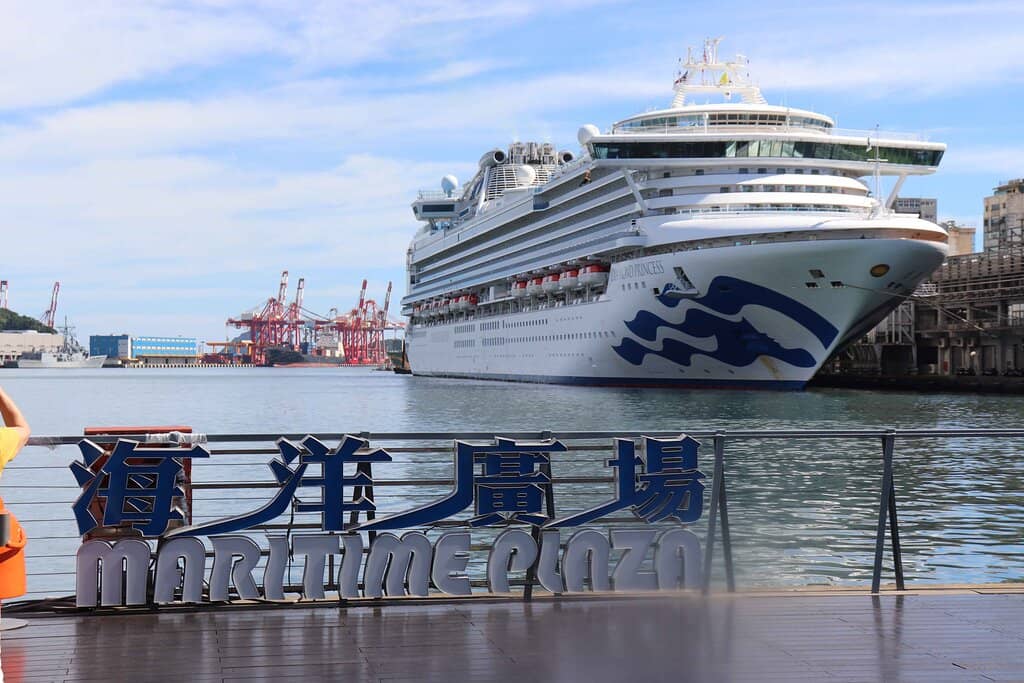 Cruise Ship Spotting