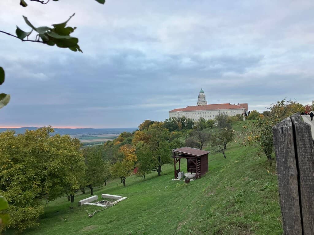 Panoramic Views & Gardens