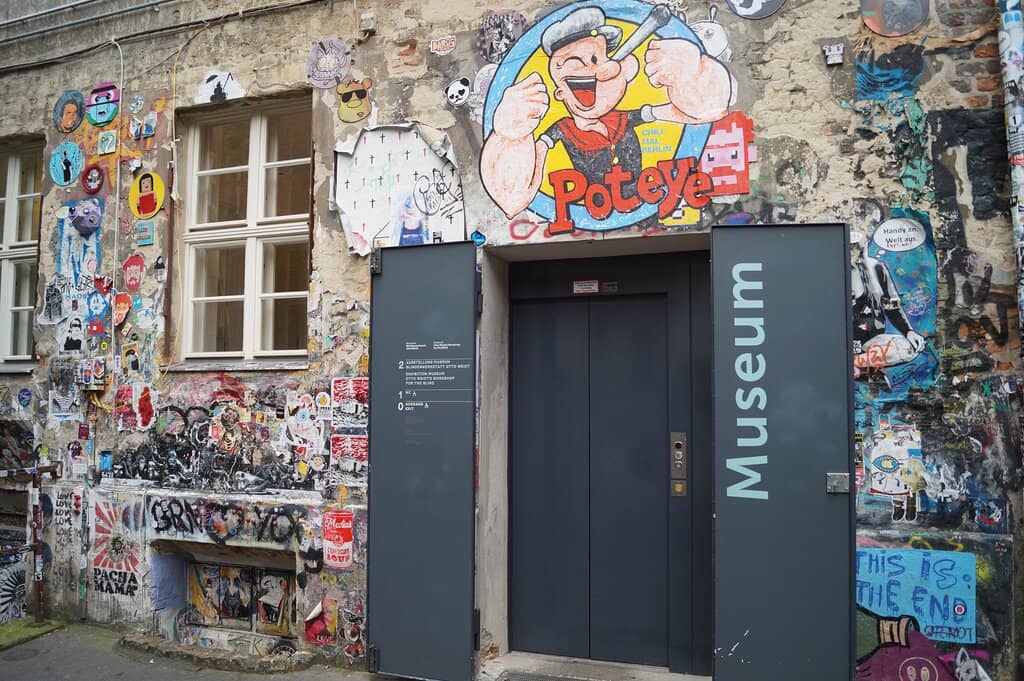 Hackesche Höfe Courtyards