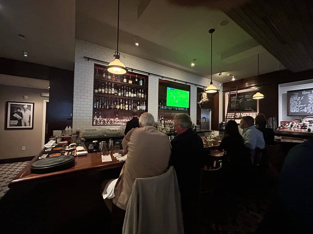 Elegant Ambiance with Piano Music