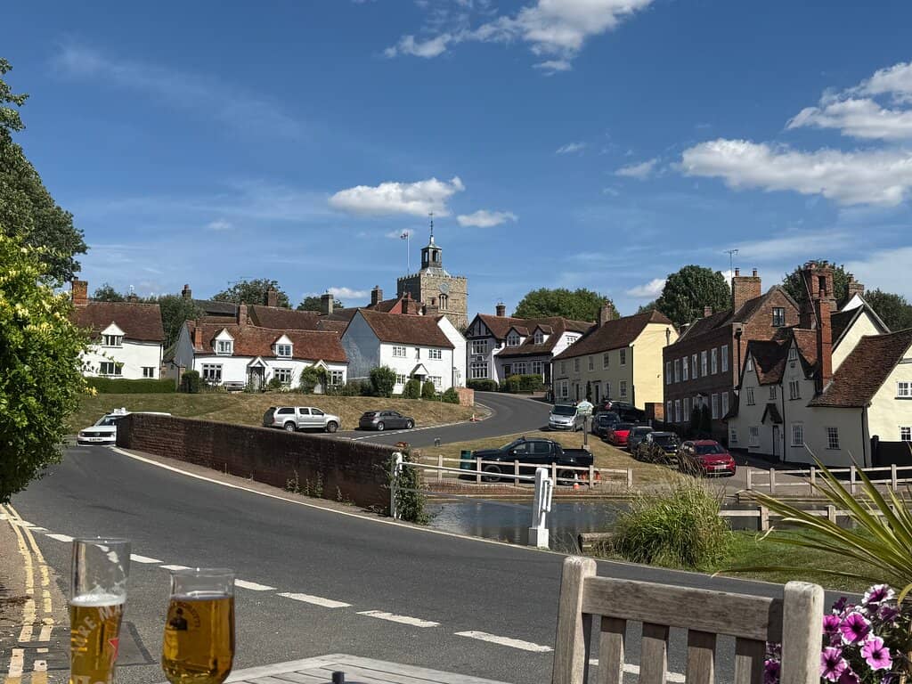 Charming Tea Houses and Pubs