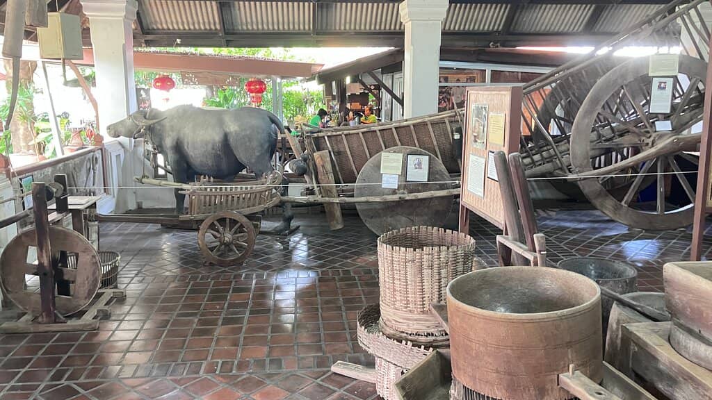 Extensive Tool and Artifact Display