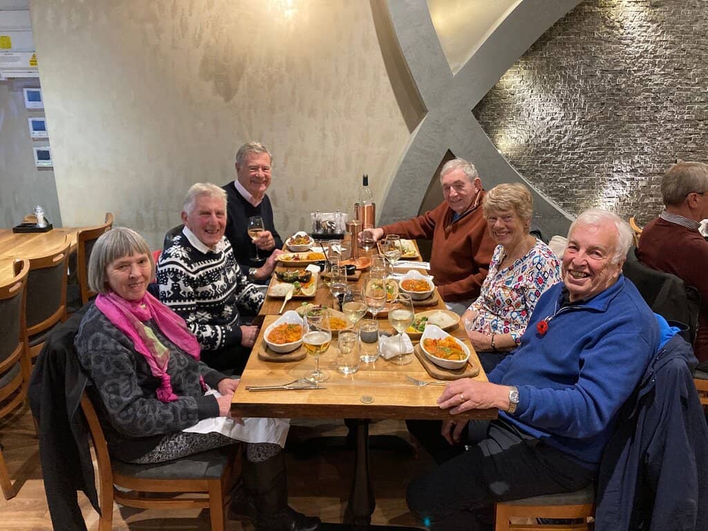 Warm Hospitality & Vibe