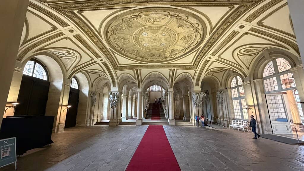 Green Lacquer Room