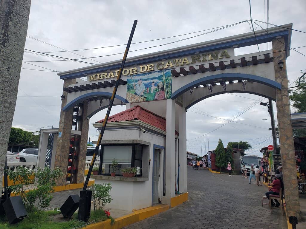 Artisan Market & Local Flavors