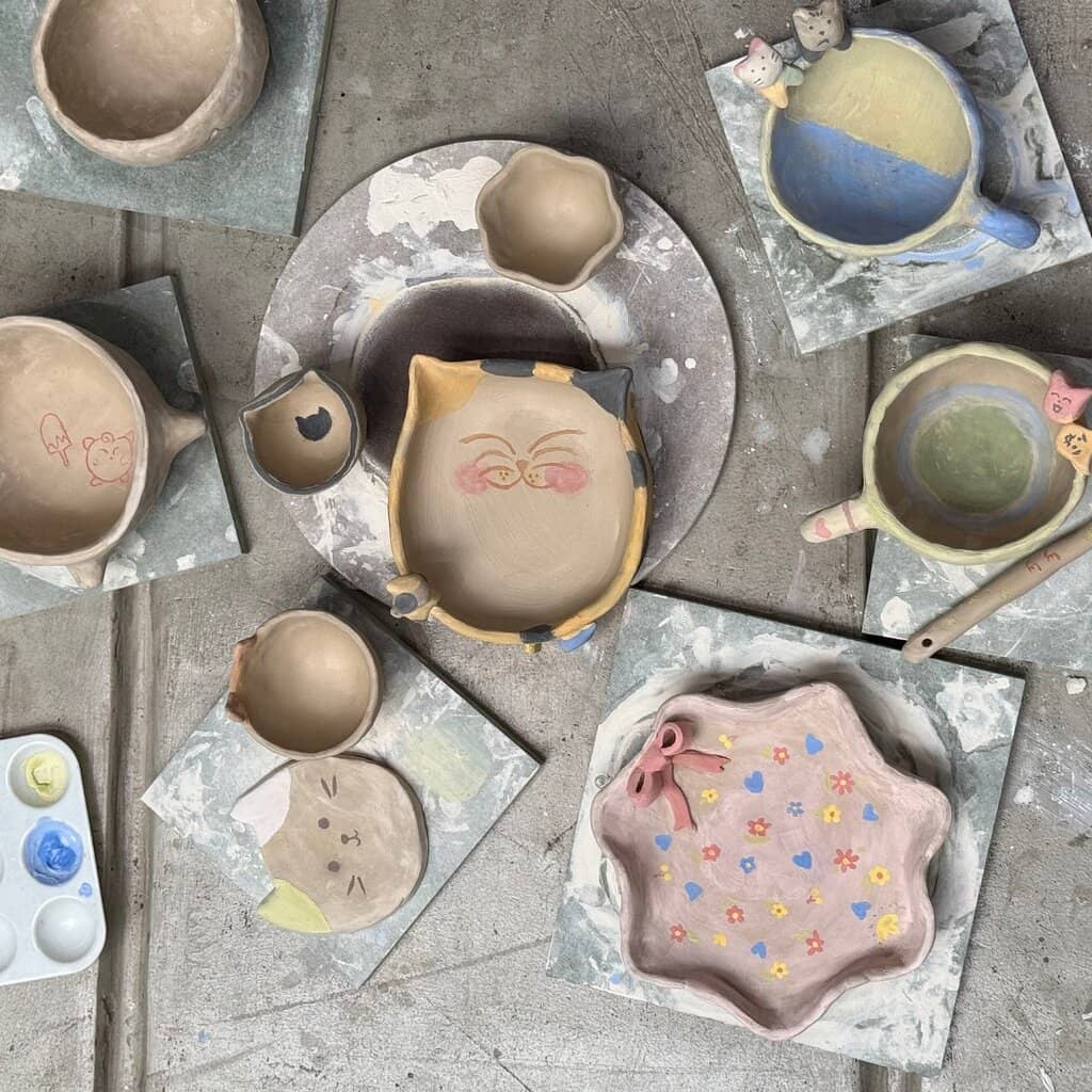 Pet-Themed Ceramics