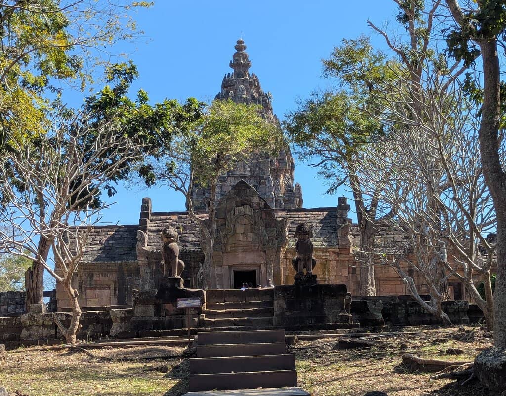 Panoramic Views from the Volcano Rim