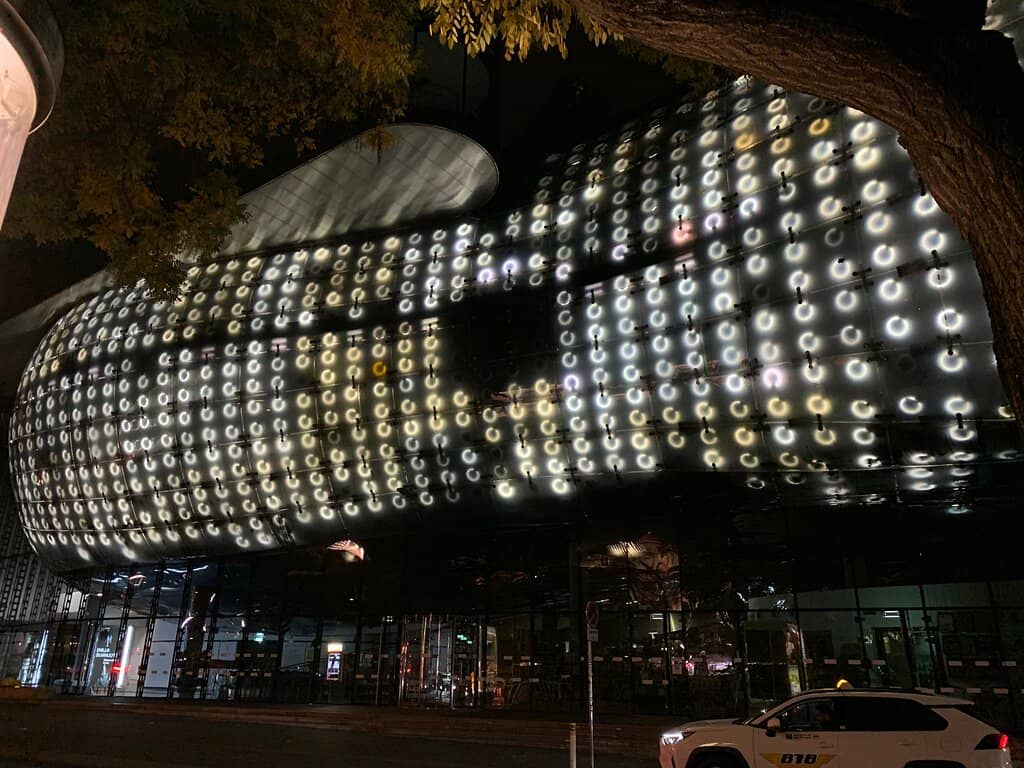 Interactive 'Friendly Alien' Space