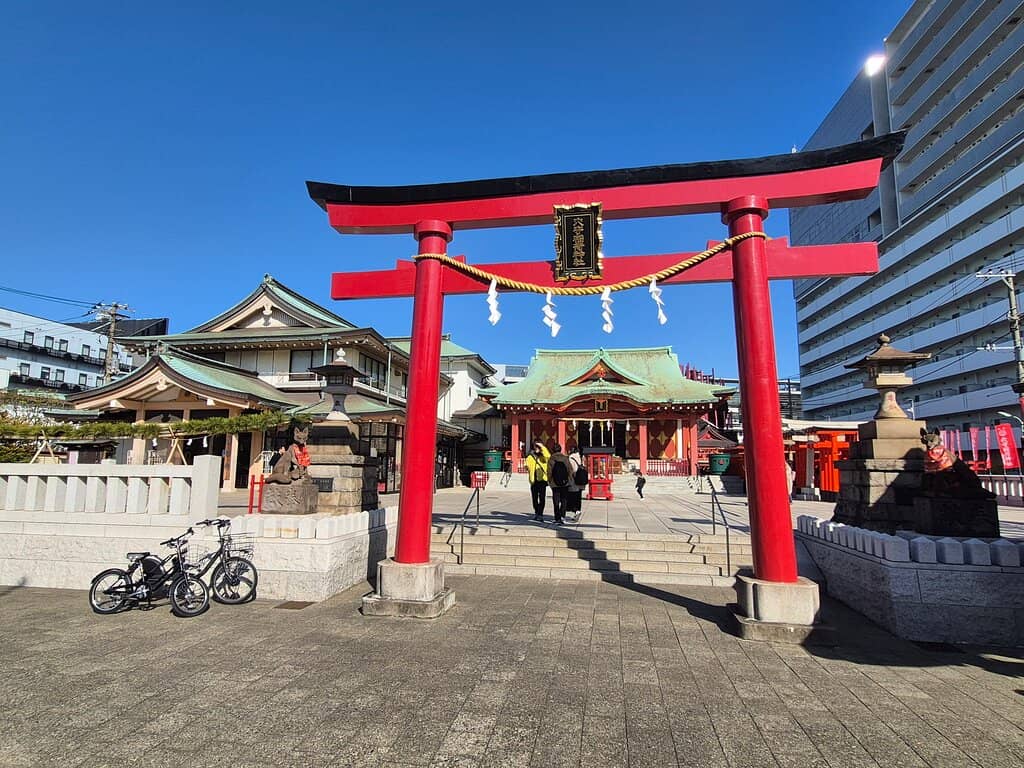 Cave and Upper Shrines