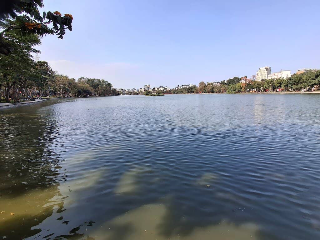 Hoan Kiem Lake Promenade