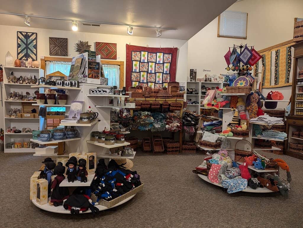 Working Looms & Spinners