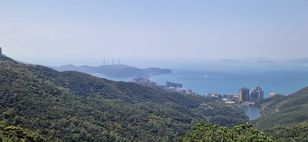 Panoramic Victoria Harbour Views