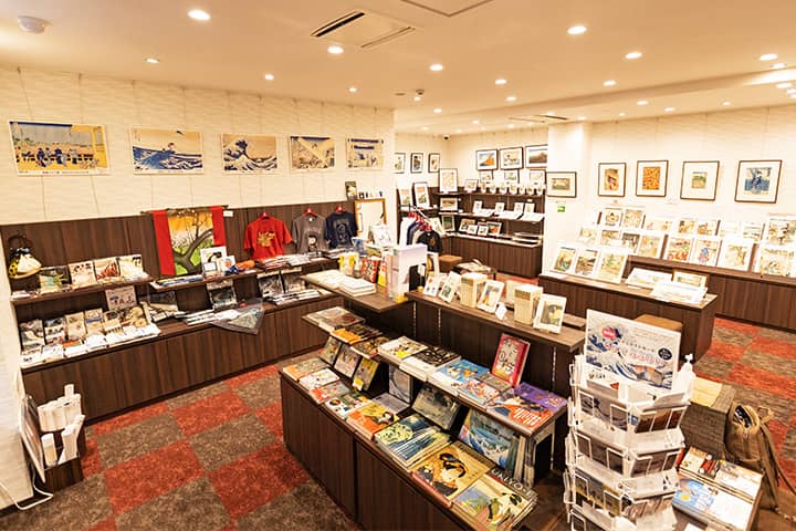 The Art of Souvenirs