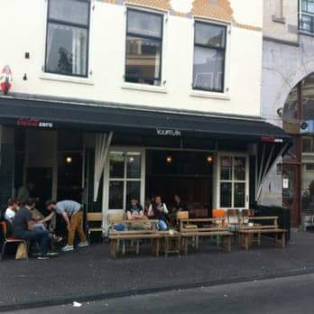 Cozy Cafes & Eateries