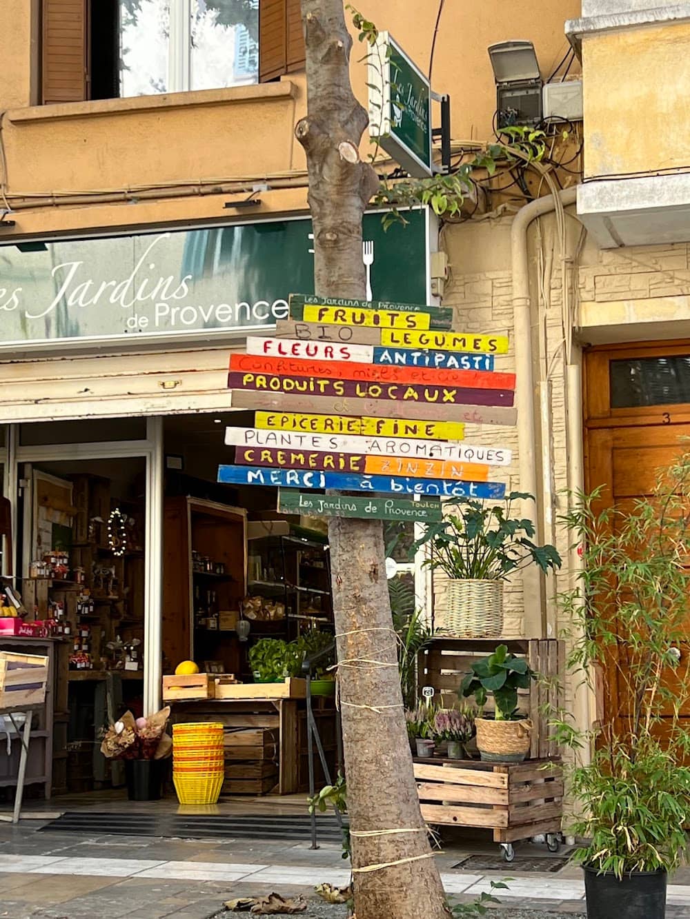 Artisan Crafts & Clothing