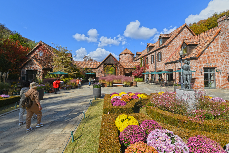 Themed Gardens