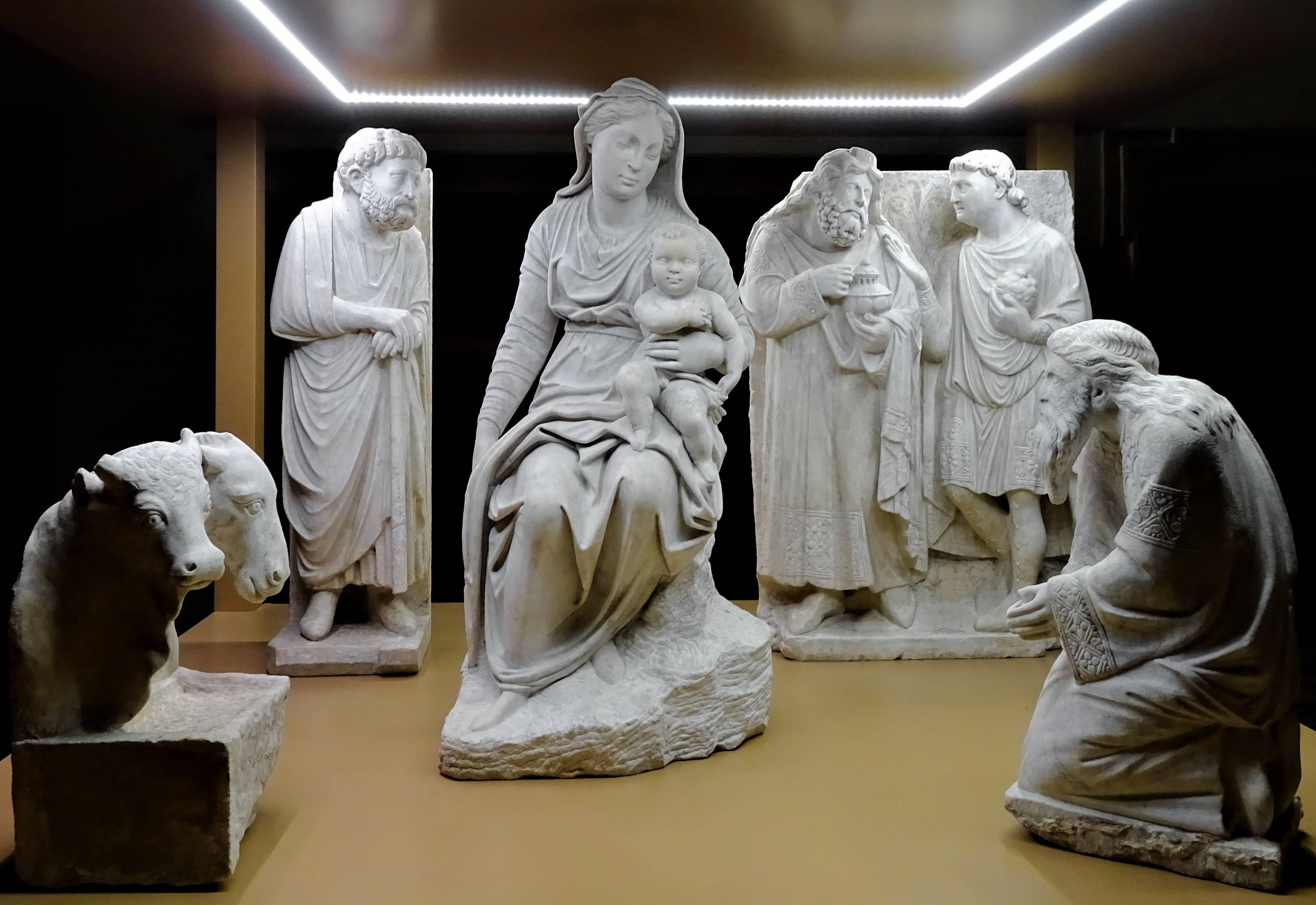 Art Gallery & Museum