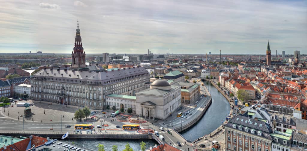 Slotsholmen Canal