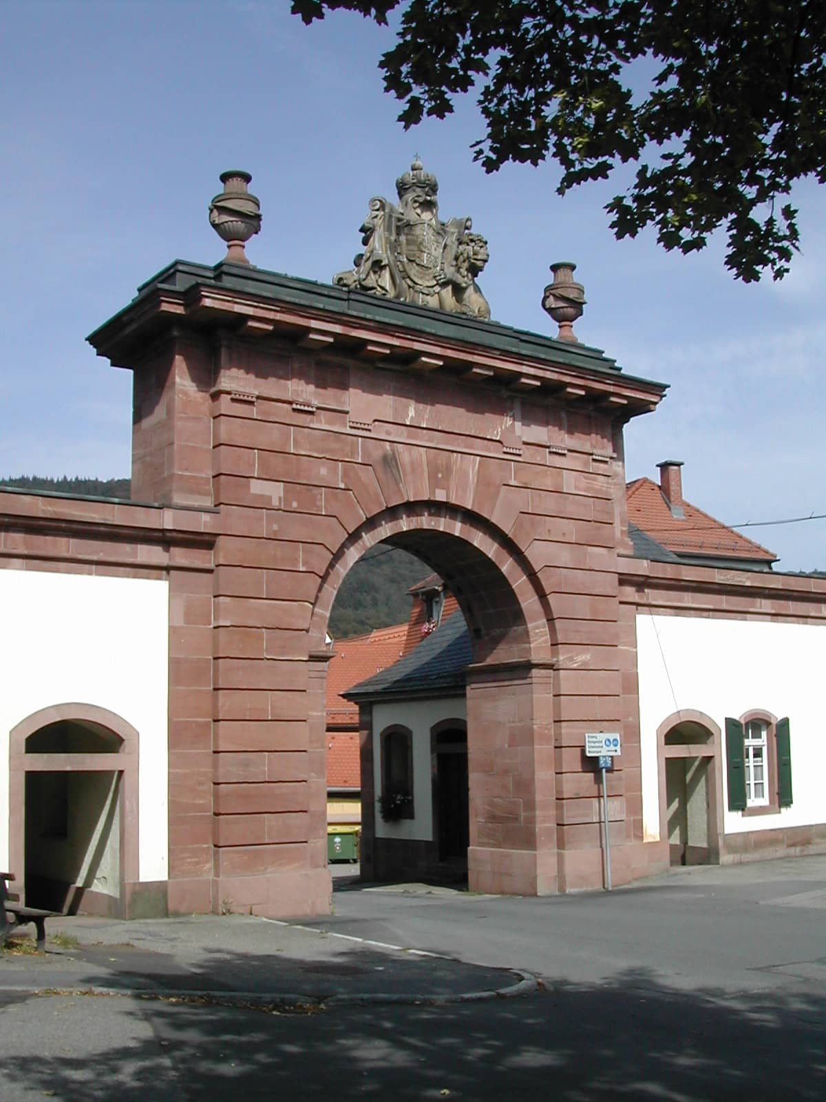 Karlstor's Triumphal Arch Design