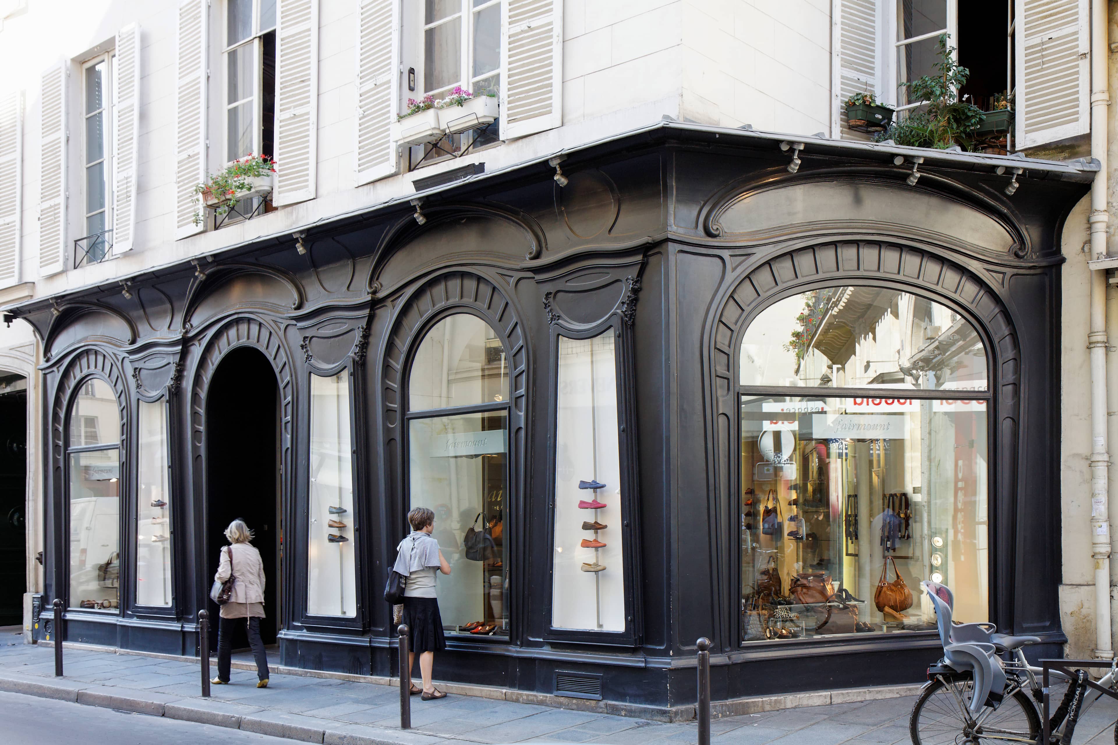 Rue de Bac's Elegant Boutiques