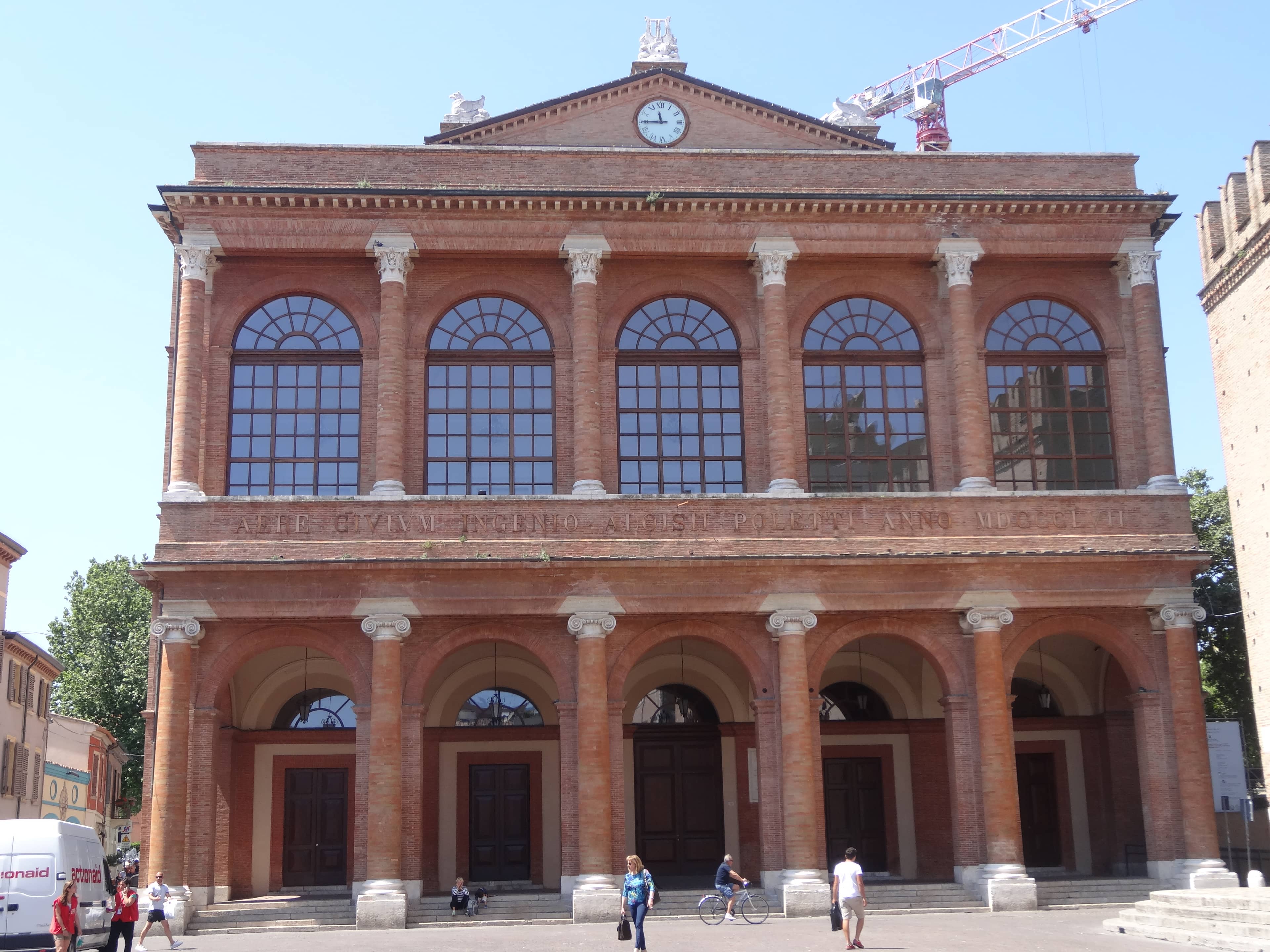 Piazza Cavour Setting