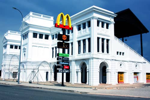 Vibrant Shopping and Dining Hub
