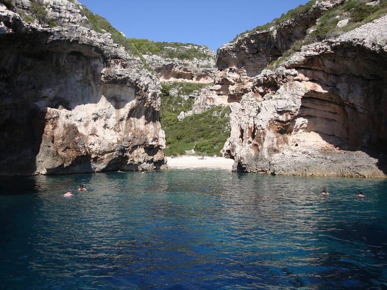 Stiniva cove