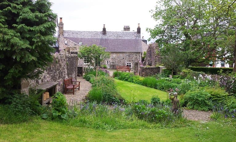 cottage garden