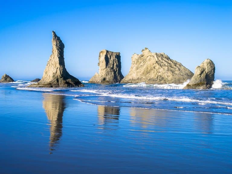 Face Rock beach. Photos by www.AperturaFotos.com