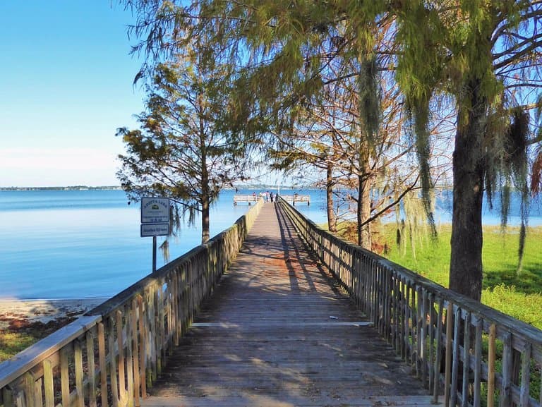 Fishing pier