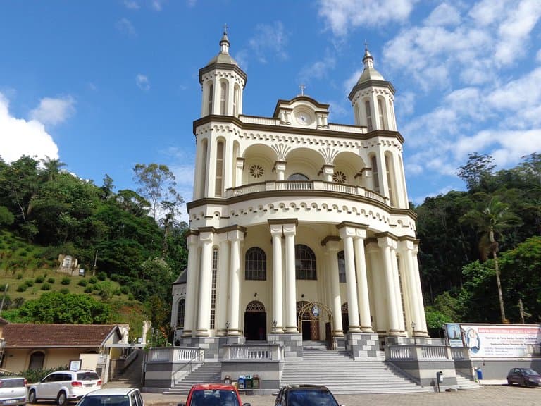 Vista externa do Santuário Nossa Senhora de Azambuja