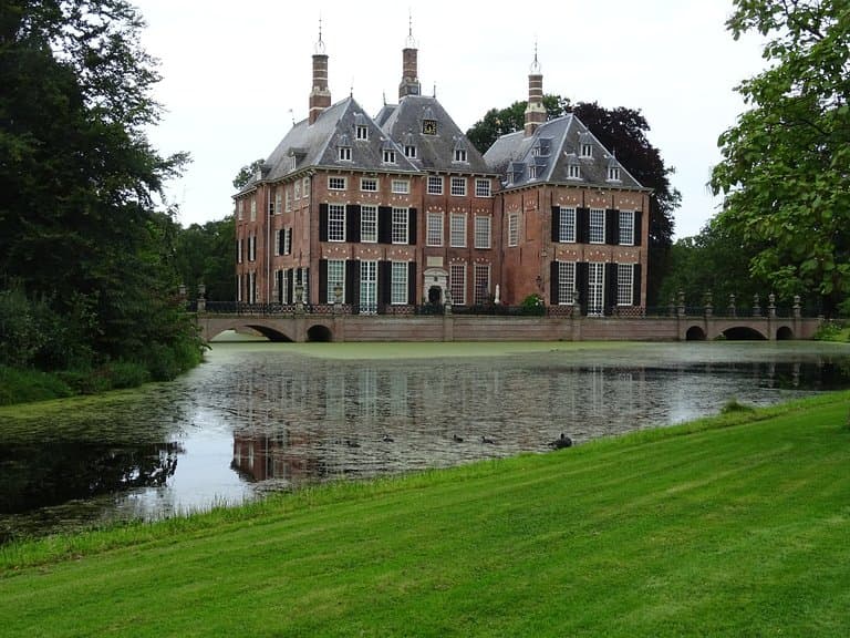 -Kasteel Duivenvoorde uit de jaren 1226-1631-1717-1843-