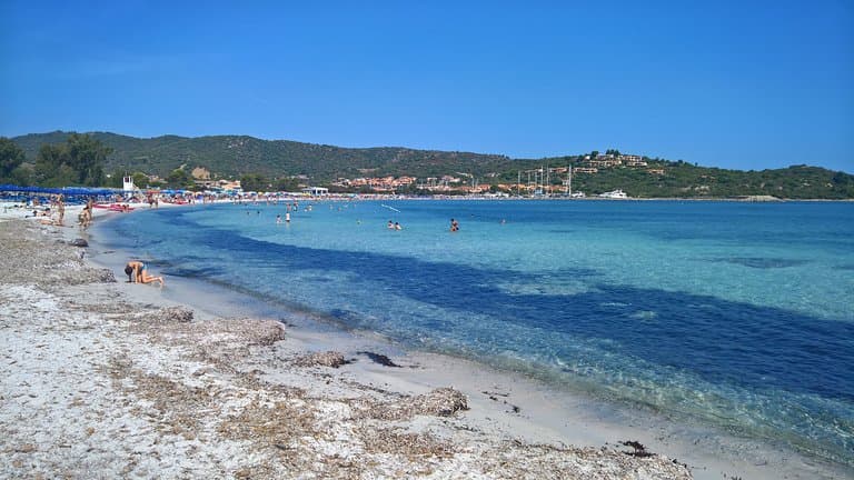 Veduta del Porto e della spiaggia