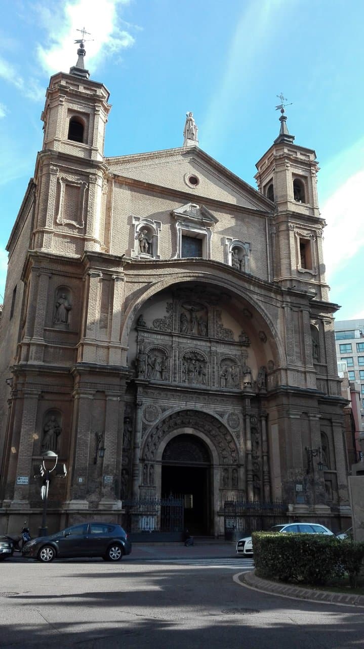 Fachada de la basílica de Santa Engracia.