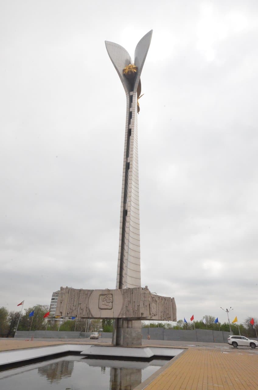Памятник-Стела Освободителям Ростова