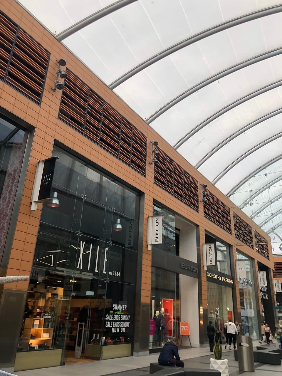 المول المجاور او الملاصق للاوت لت