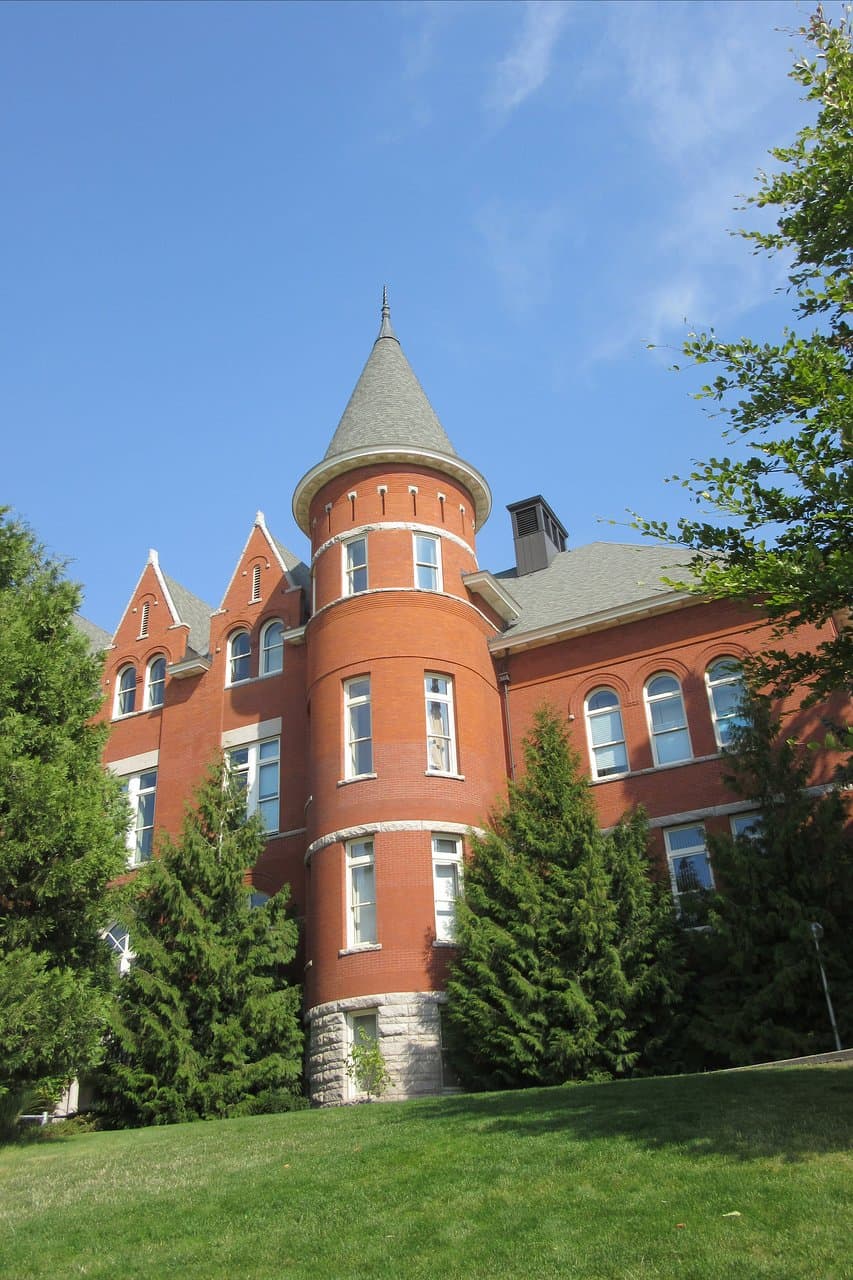 Thompson Hall oldest building on campus.