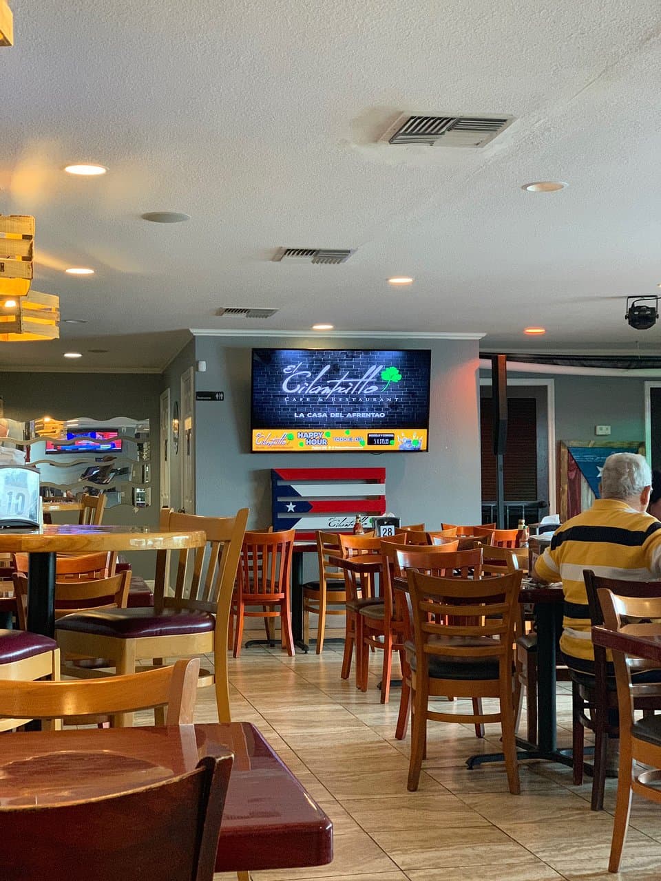 Delicious food, good prices, great customer service( Valeria is the best!)