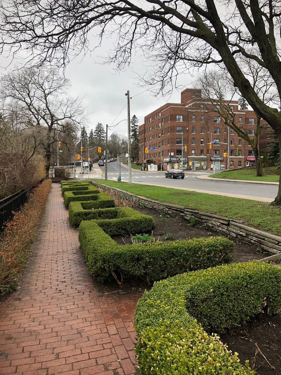 Alexander Muir Memorial Gardens outside
