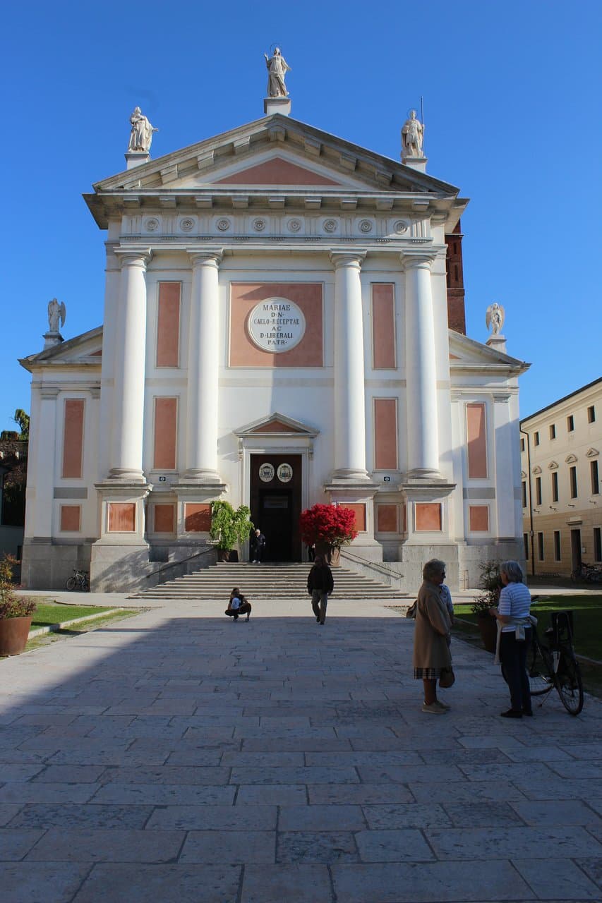 La facciata esterna 